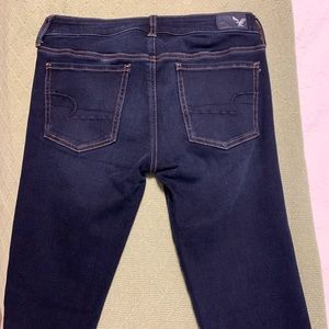 Very dark American eagle 360 jegging